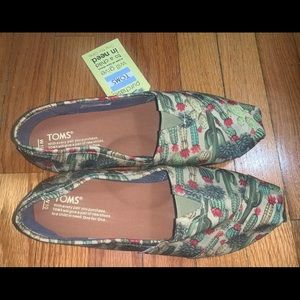 Toms Fern Green Cactus Canvas Shoes Women’s Size 10 NWT Fun Southwest Slip On